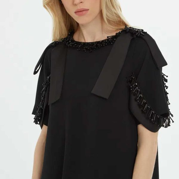 Elegant Long Black Dress with Exquisite Embroidery - Image 3