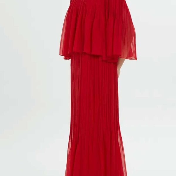 Elegant Long Red Dress with Three-Quarter Sleeves and Pleated Design - Image 4