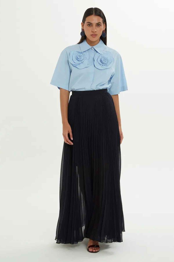 Elegant Pleated Skirt with Back Zipper