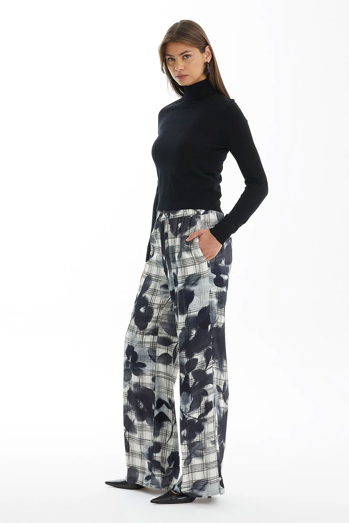 Patterned Wide-Leg Pants - Image 4